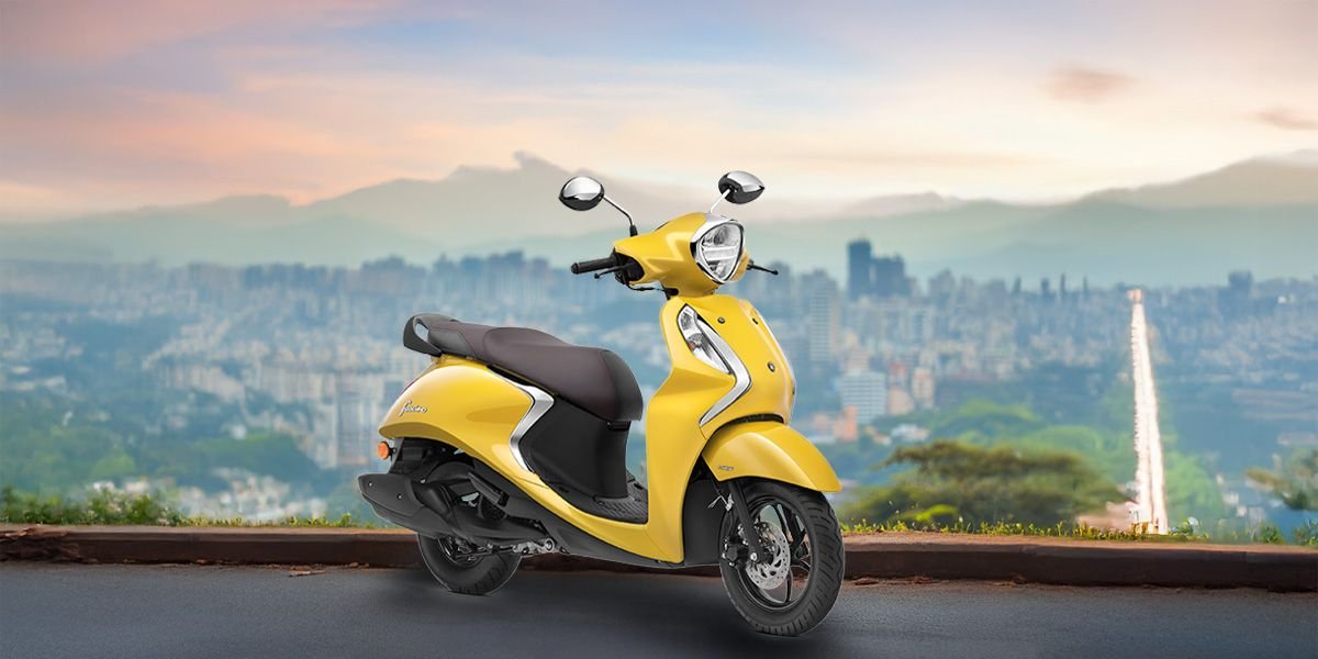 Scooty two-wheeler rental in Varanasi from Kashi & Kin, for the narrow old-city lanes