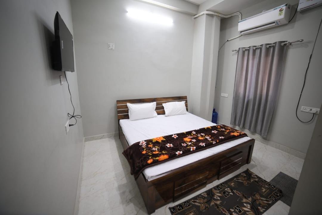 Guest room at a partnered stay in Jaitpura, north Varanasi