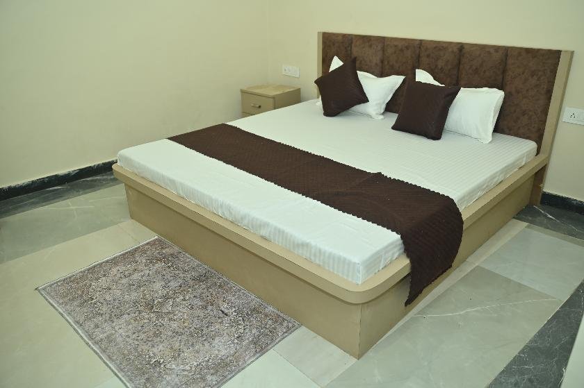 Guest room at a partnered stay in Bhelupur, south Varanasi